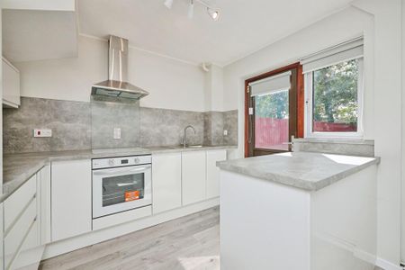 3 bedroom property to rent - Photo 2