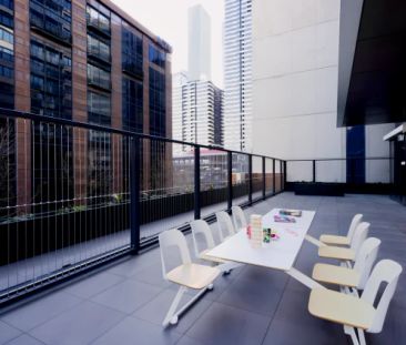 7 Bedroom Apartment Silver - Photo 2