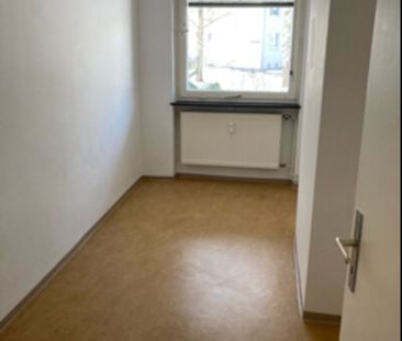 Großzügige Vierzimmer Wohnung im Hochparterre mit Balkon – Zeitmiet... - Foto 2