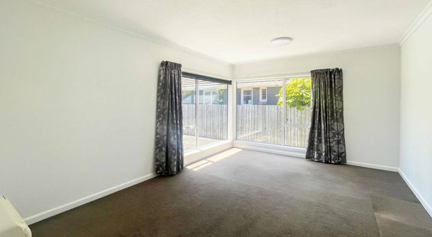 Fully Renovated on Farrington! - Photo 1