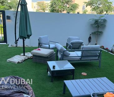 Available Jan | Single Row | Spacious Unit - Photo 4