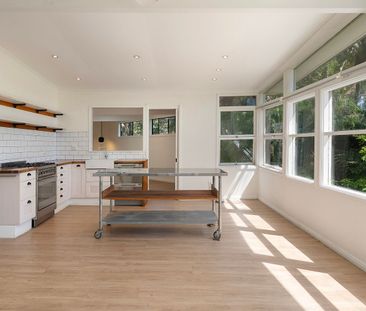 11 Suncrest Avenue, Newport - Photo 2