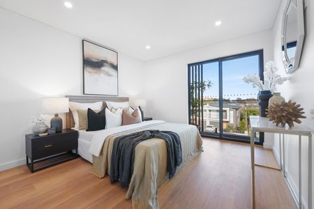 Stunning Brand New 5 Bedroom Home! - Photo 2