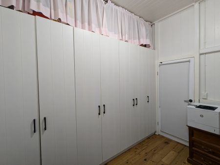 Elegant Charm in Mount Lofty - Photo 2