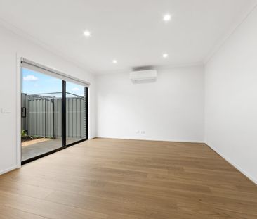 Brand New 3 Bedroom Townhouse in Mickleham - Photo 1