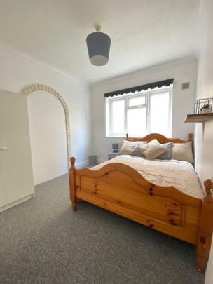 6 bedroom detached house to rent - Photo 1