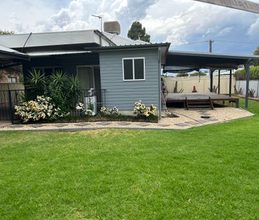Three bedroom, two bathroom house in South - Photo 5