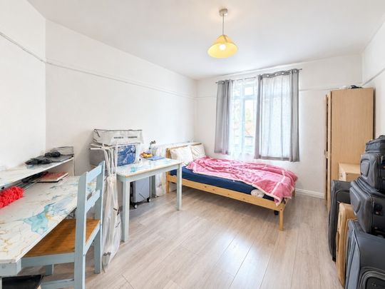 Broadway, Kingston Road, Staines-upon-Thames,TW18 - Photo 1