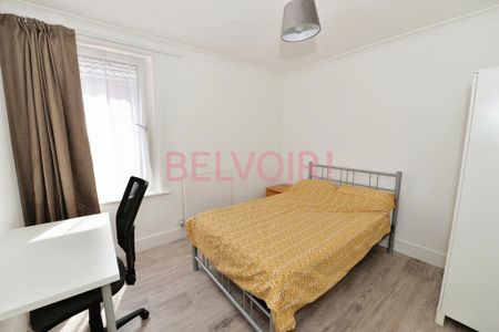 5 bedroom semi-detached house to rent - Photo 4