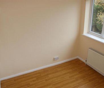 3 bedroom link detached house to rent - Photo 5