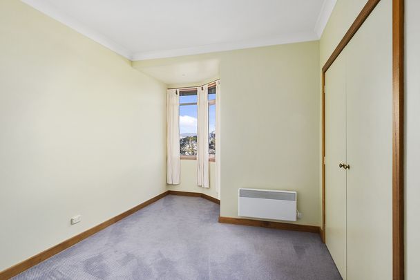 Large family home - Photo 1