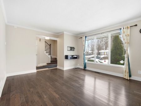 For Lease - 112 Mountainview Road, Halton Hills, Ontario - Photo 2