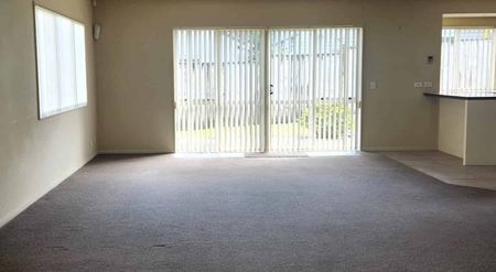 Gorgeous Family Home in Good Location - Photo 2