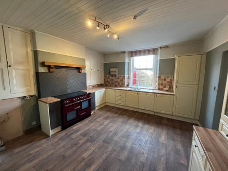 4 bedroom farm house to rent - Photo 2