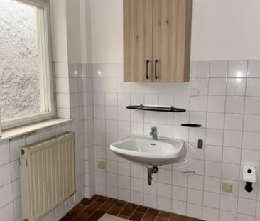 HIT! GÜNSTIG,FREUNDLICH, BEQUEME 2 ZIMMER WOHNUNG IM ZENTRUM ! - Photo 5