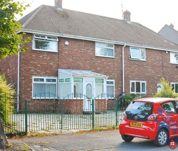 St Edmunds Drive, Gateshead - Photo 3
