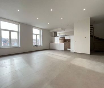 Duplex te huur in Tournai voor € 1.200 met 4 slaapkamers - Photo 1