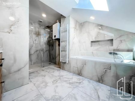 Pronájem bytu 3+1 134 m² - Fotografie 3