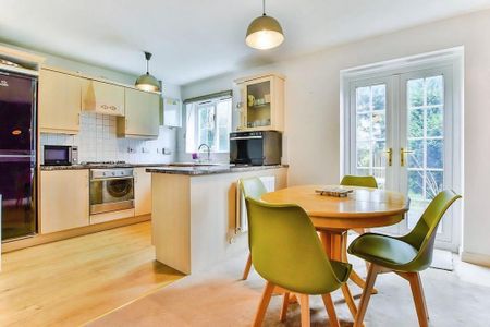 3 bedroom semi-detached house to rent - Photo 5