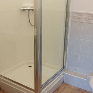 2 bed Apartment - To Let - Photo 2