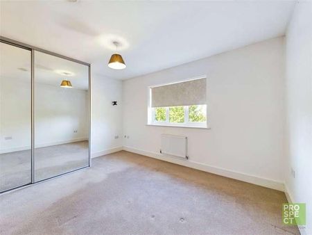 Kenley Place, Farnborough, Hampshire, GU14 - Photo 3