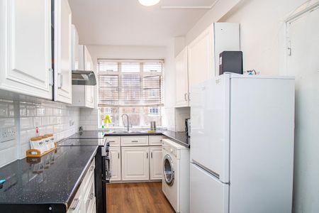 2 bedroom flat to rent - Photo 2