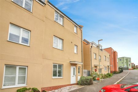 Fairford Road, - Photo 2