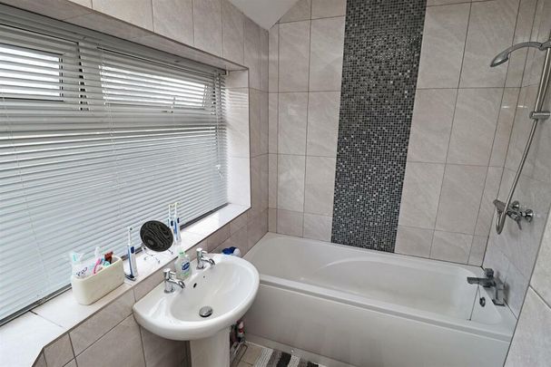 3 bedroom terraced house to rent - Photo 1