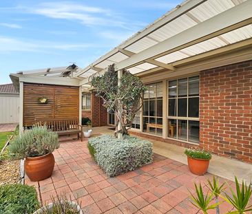 Magnificent Family Home In Central Location - Photo 6