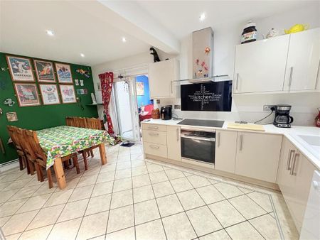 Carnarvon Road Leesland Gosport PO12 3QP - Photo 5