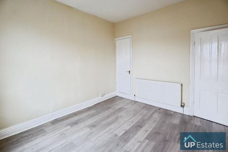 4 bedroom terraced house to rent - Photo 2