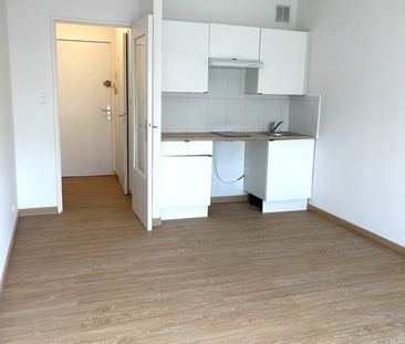 Studio - Photo 2
