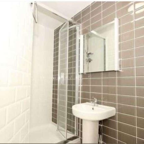 Tawney Street (off Divinity Road), East Oxford **student Property, OX4 - Photo 1