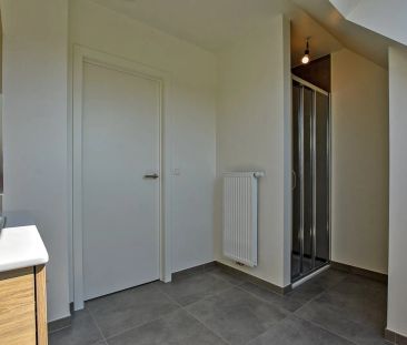 Ruime energiezuinige nieuwbouwwoning (2024) met inpandige garage op 193m² gelegen te Houthulst. - Photo 4