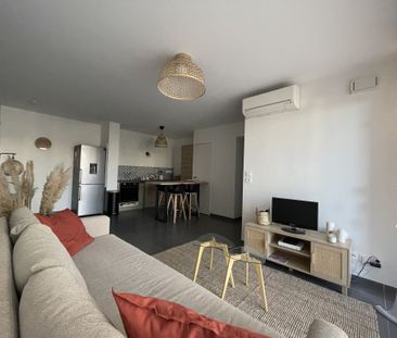 Location Appartement 2 pièces 43m² BANDOL 83150 - Photo 2