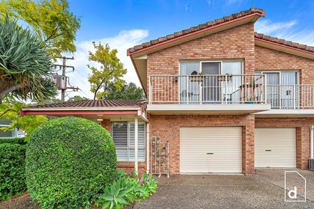 Perfectly Positioned Townhouse - Photo 3