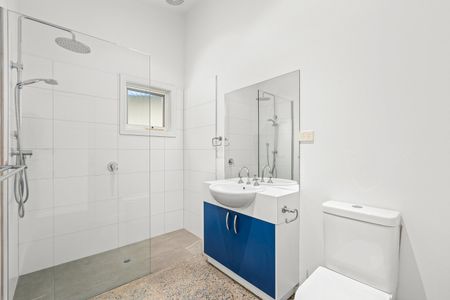 Rear Unit with Quiet Courtyard - Photo 5