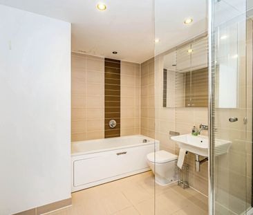 4 bedroom mid terraced house to rent - Photo 5