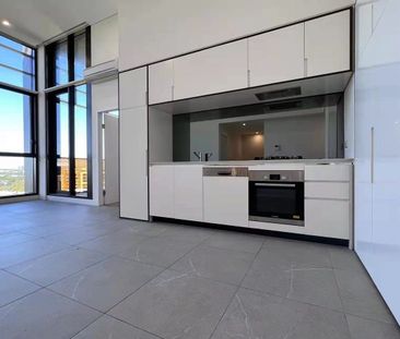 Penthouse with CBD city view for lease - Photo 2