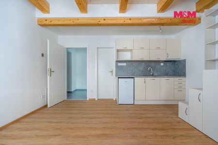 Pronájem bytu 1+kk a garsoniéry 25 m², Mnichovo Hradiště Hradec - Photo 2
