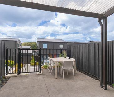 Semi Furnished Three Bedroom Townhouse Mount Roskill - Photo 6