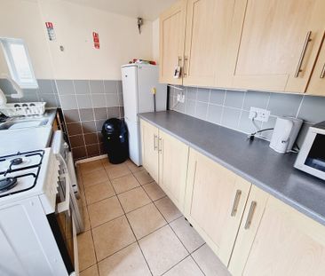 3 Bed Student Accommodation - Photo 3