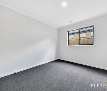 Modern Family Living in the Heart of Tarneit - Photo 4