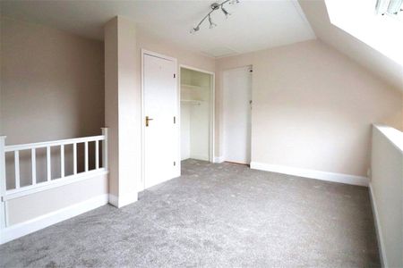 Heatherbank Close, Crayford, Dartford, DA1 3PN - Photo 2