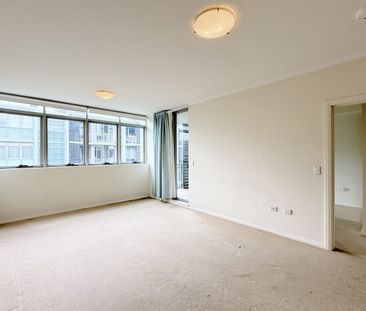 Modern 1 Bedroom + Spacious Study | Prime Waterfront Living in Rhodes - Photo 1