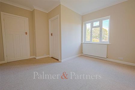 4 bedroom detached house to rent - Photo 4