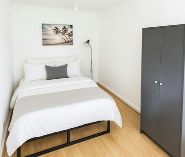 Flat to rent on - Photo 3