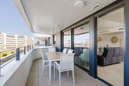 3 room luxury Flat for rent in Torremolinos, Spain - Photo 2