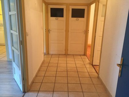 Location Appartement 4 pièces 70m² ST MAURICE DE LIGNON 43200 - Photo 4
