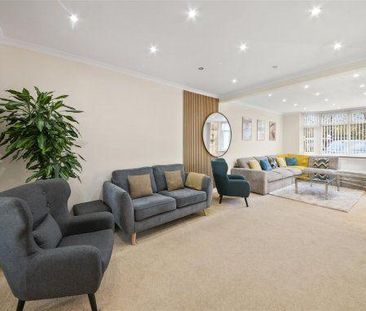 4 bedroom semi-detached house to rent - Photo 4